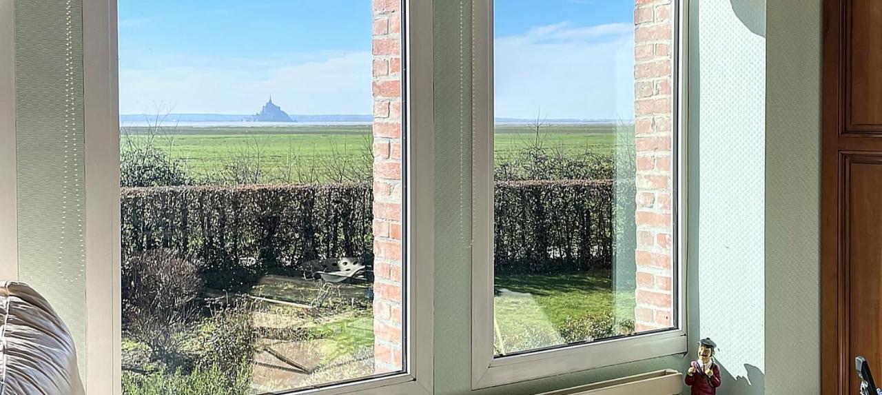 Gite De Charme "La Maison Saint-Leonard" Avec Piscine, Spa, Vue Sur Le Mont Saint-Michel Vains Exteriör bild